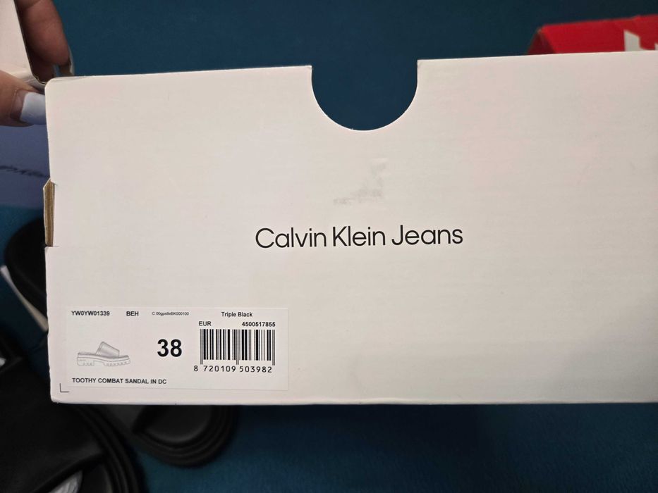 НОВИ чехли Calvin Klein