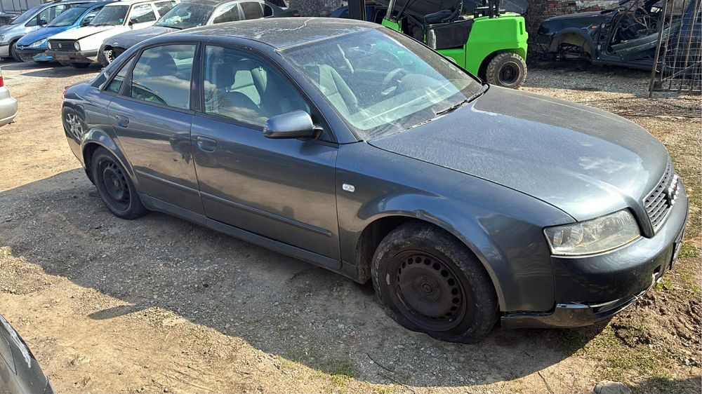 Audi A4, 2002 година