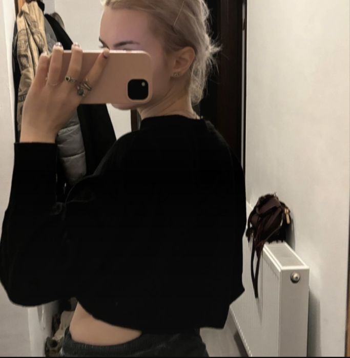 Bluza scurta cu maneci lungi