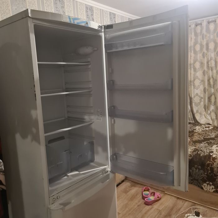Продам холодильник  Индезит в рабочем состоянии