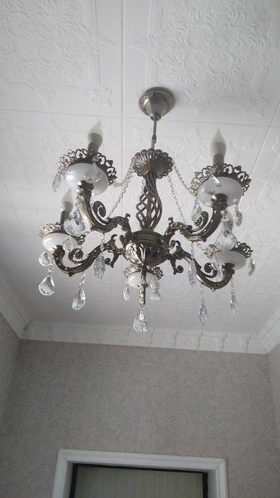 Люстра .В отличном состоянии.