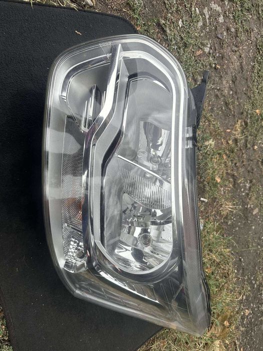 Оригинални фарове Ford Transit 2014