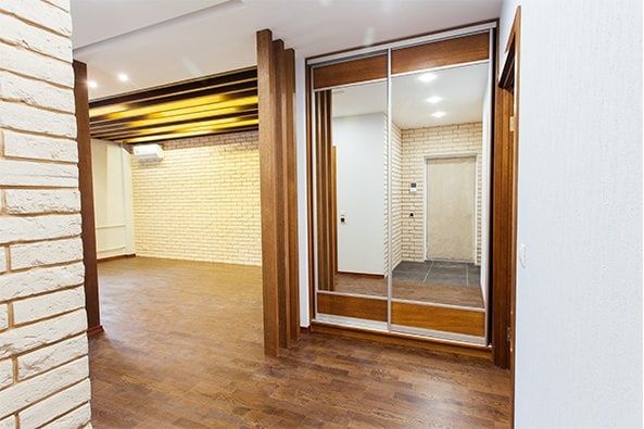 Плотник. Укладка ламината. Паркет. Плотнические услуги.