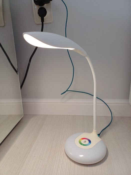 Lampa led  pt citit cu 3 trepte de lumina