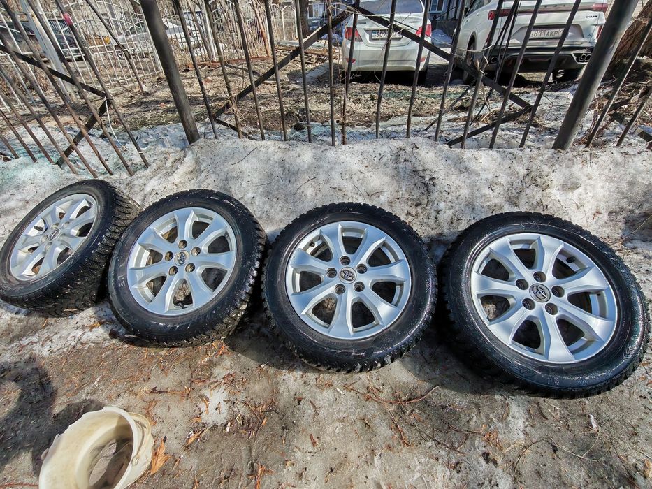 Продам диски литые с резинами