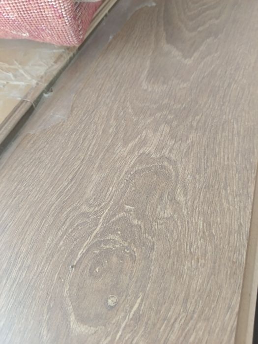 Продам ламинат 2500квд м