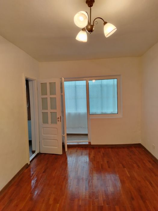 Vând garsonieră, etaj 2, confort 1, Orșova