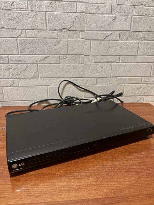 Продам DVD плеер LG