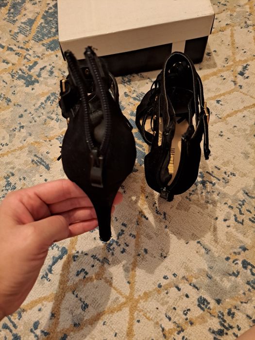 Дерзкие босоножки. 38размер