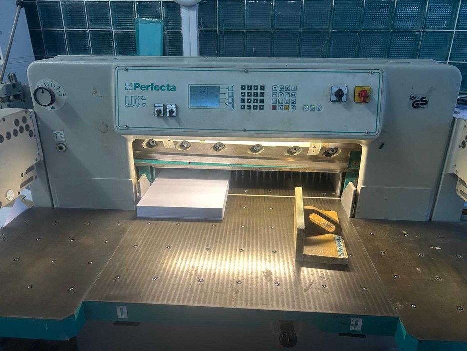 Se vinde ghilotină Perfecta UC – profesională, hidraulică