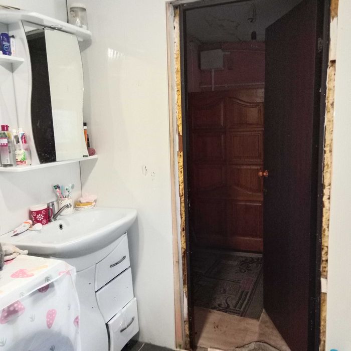 Продам дом в хорошем районе обл. Больница .центр рынка