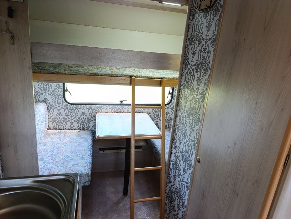 Rulotă knaus, pregătită pentru of camping