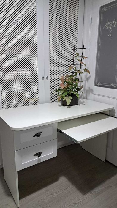 Письменный стол для школьника