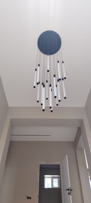 Люстра хайтек стилінде