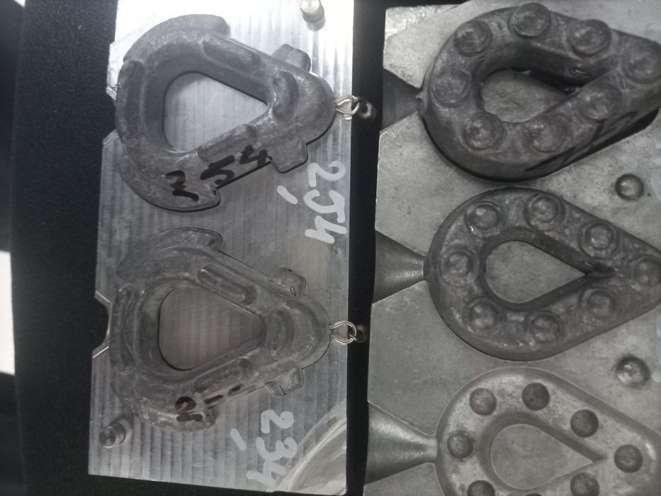 10 plumbi 220 g (50 de lei )