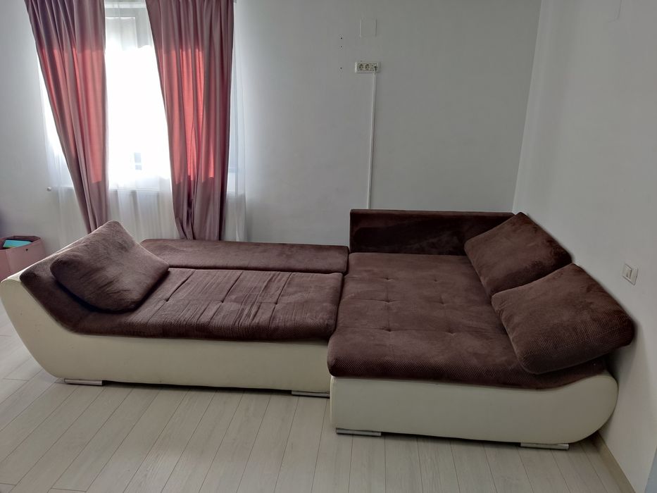 Colțar living extensibil-3 perne mari-Spatiu lenjerie