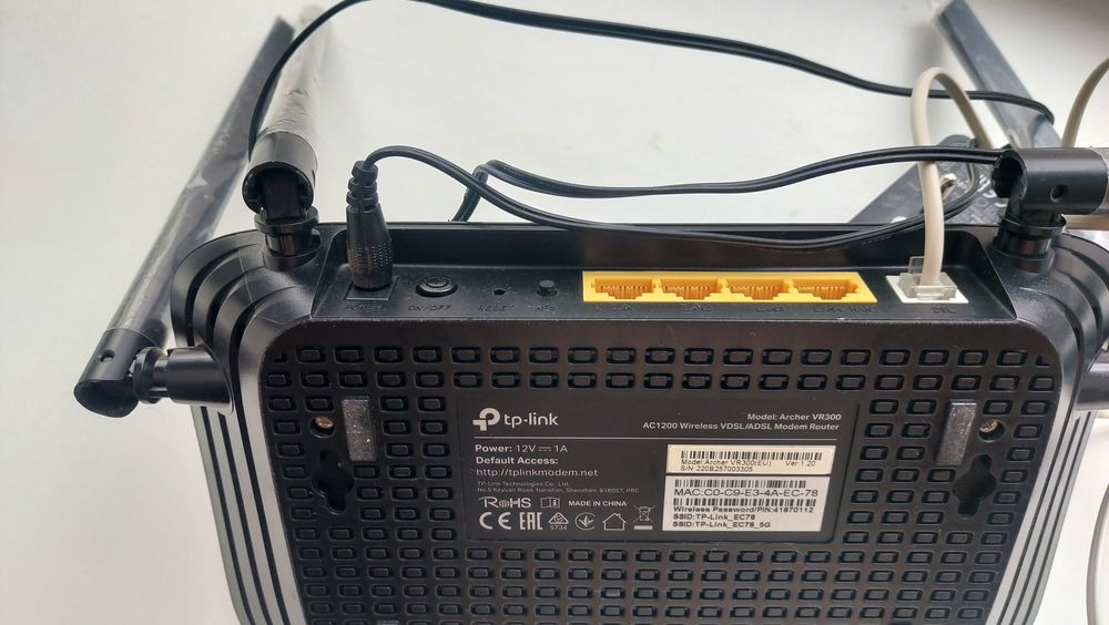 Wi-Fi роутер TP-Link Archer VR300 AC1200