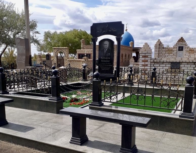 Памятники в Шымкенте