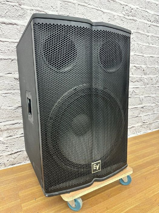Сабвуфер Electro-Voice TX1181