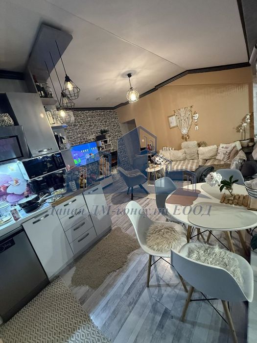 Продава се Тристаен апартамент в Шумен, Болницата - 120 кв.м за 1700 €/кв.м - Снимка #8