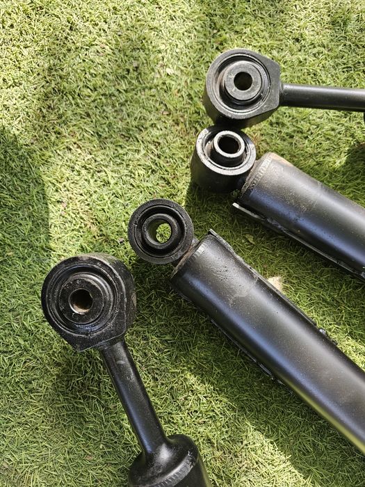 Амортизаторы комплект  TLC 200 // LX 570.