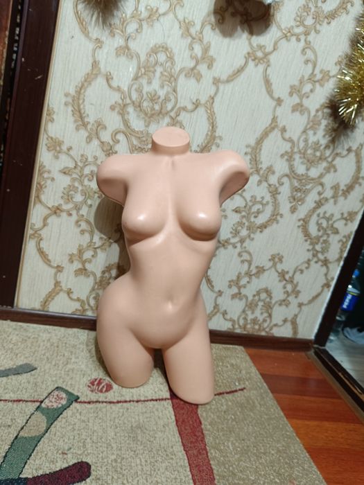 Маникены для  женской одежды