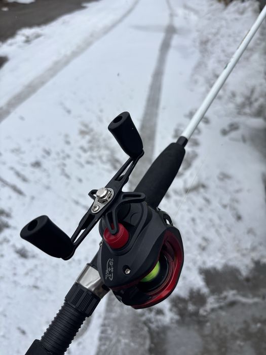 Продам удилище с катушкой.