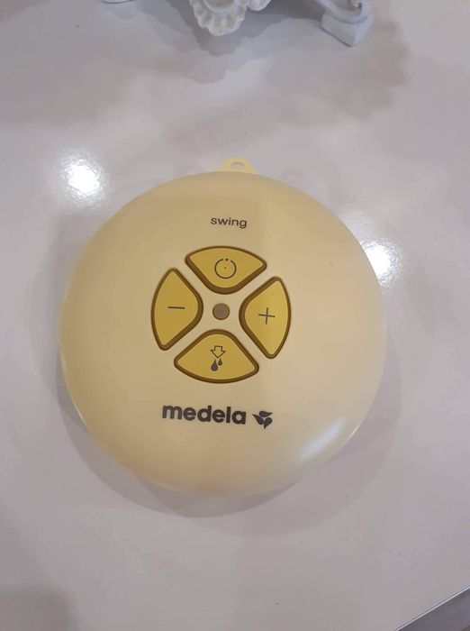 Помпа за кърма Medela Swing.
