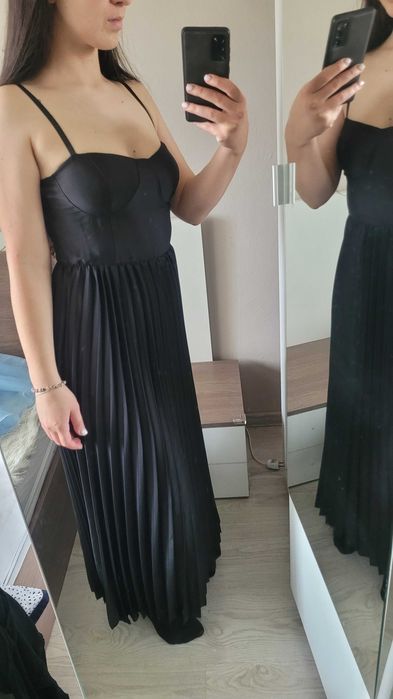 Черна дълга рокля