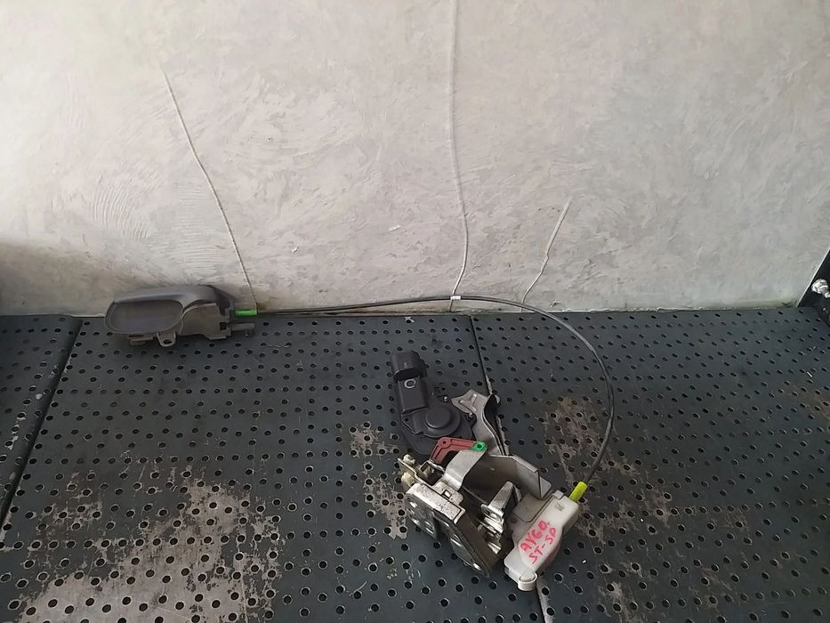 Broasca usa cu maner interior stanga spate peugeot 107