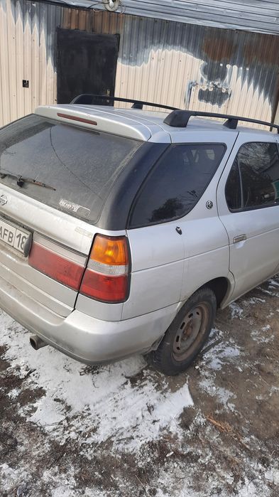 Продам машину нисан