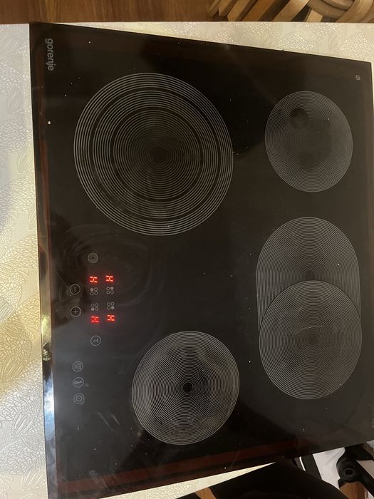 Продам электроплиту ,Варочная поверхность