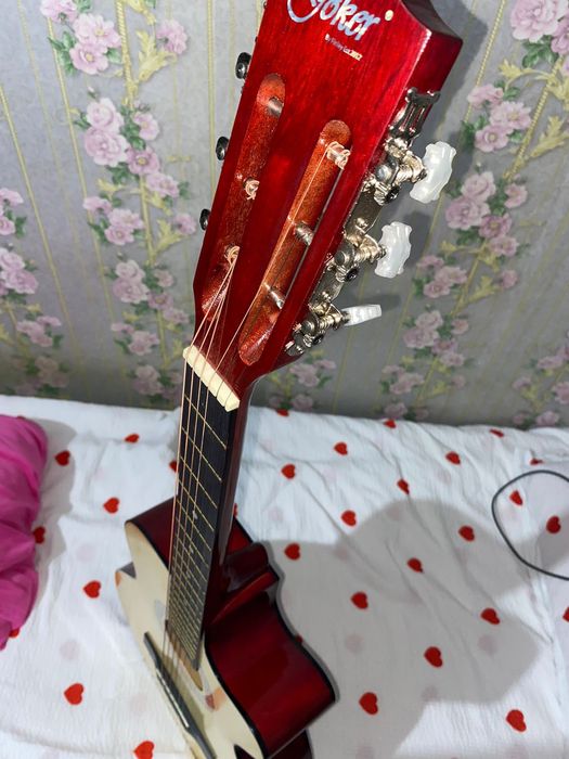 Гитара акустическая