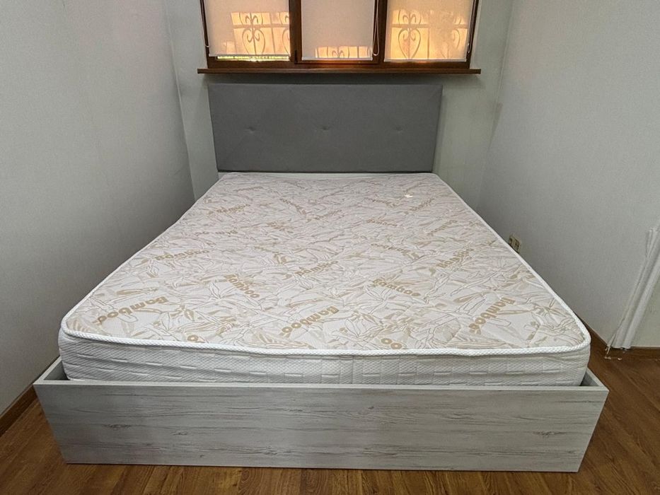 Кровать с матрасом из бамбука