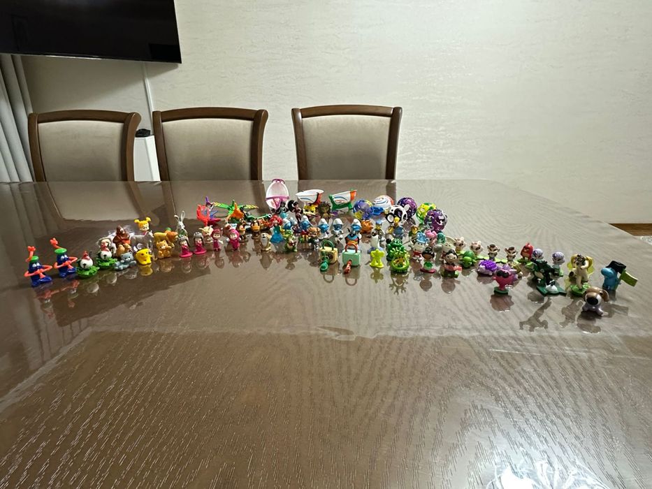 Продам игрушки Киндер Сюрприз