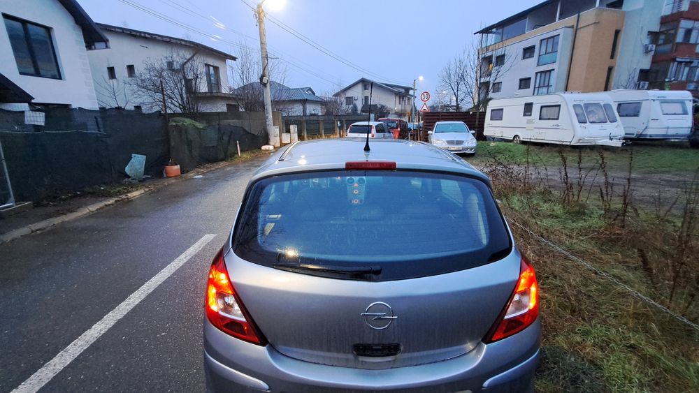 Opel corsa 1.2 benzina