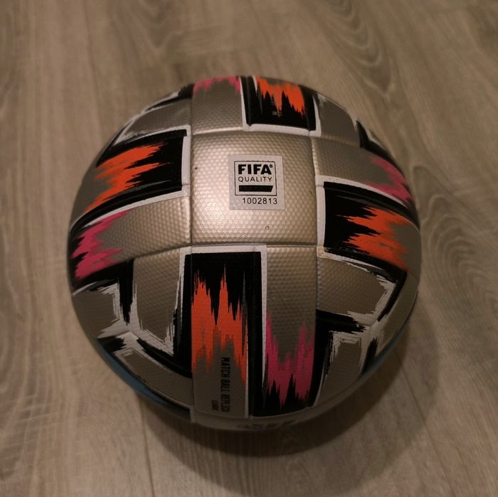 Футболна топка Adidas Uniforia Finale