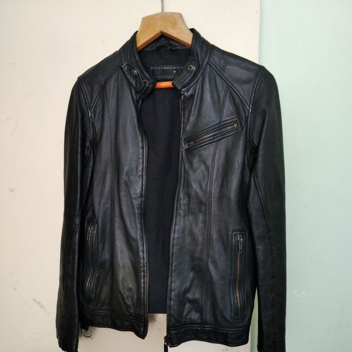 Продам кожаные куртки.