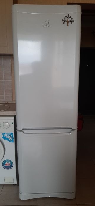 Холодильник INDESIT