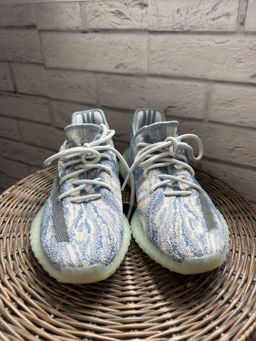 Adidasi Yezzy Nr 42 1/3