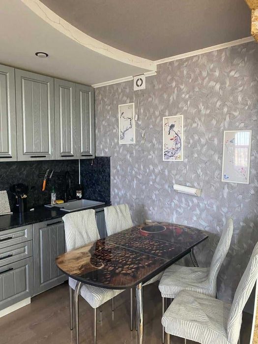Продам 3х ком в 8 мкр 71кв.м