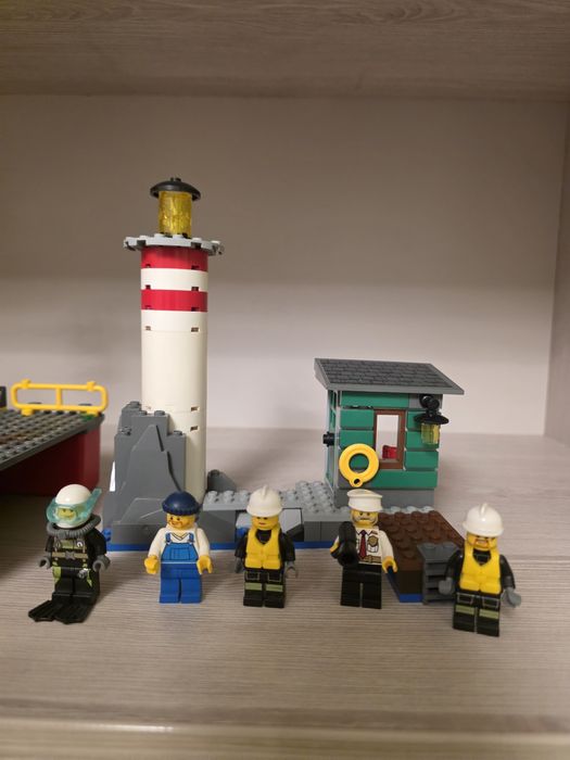 LEGO CITY 60109 - Șalupa de stins incendii