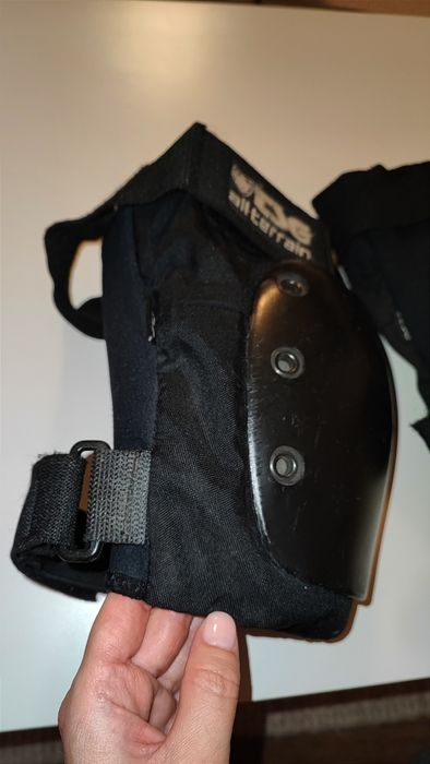 Мото аксесоари, наколенки, очила