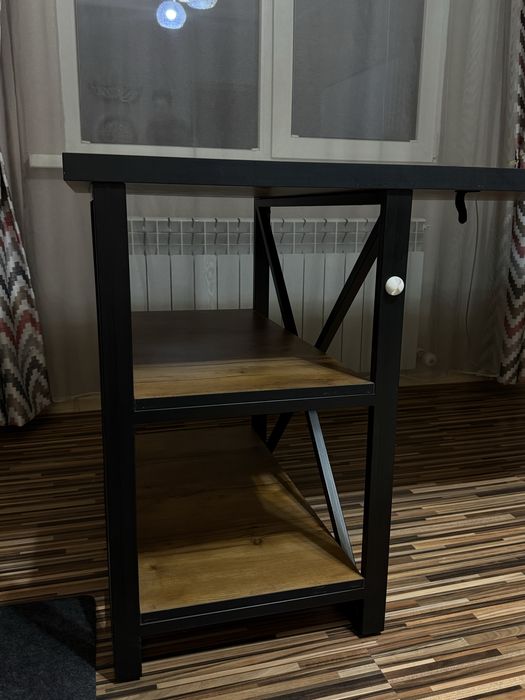 Стол в стиле лофт