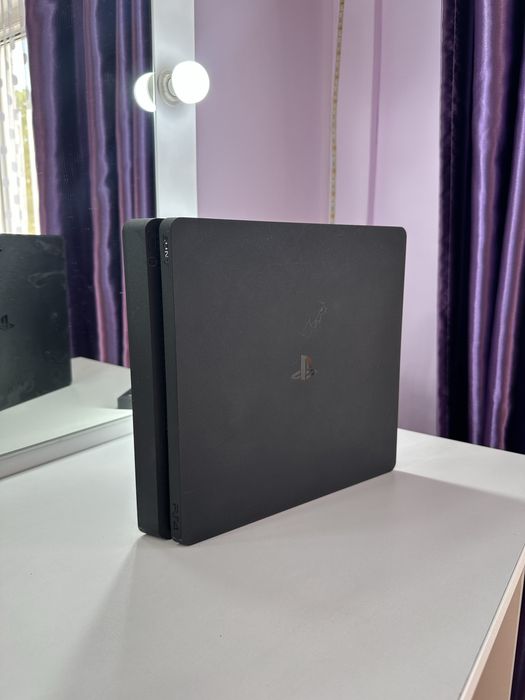 PS4 Slim 1TB + controller | Stare foarte bună