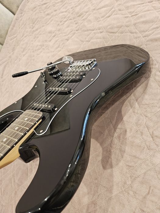 Электрогитара с комплектом оборудования