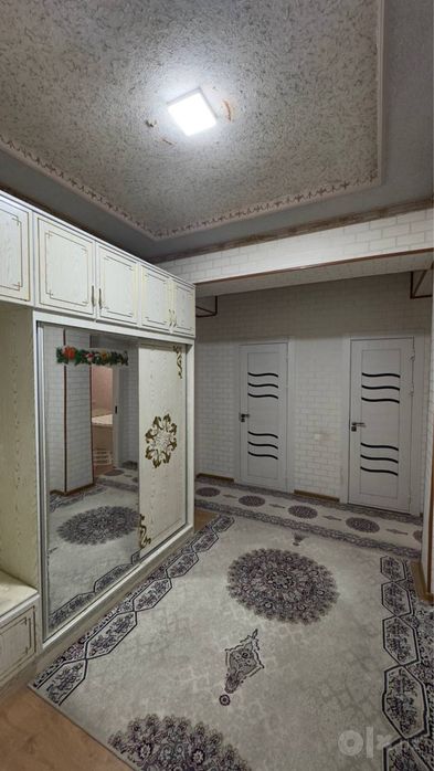 Yakkasaroy tumani Oybek metrosi yaqinida sherglikka