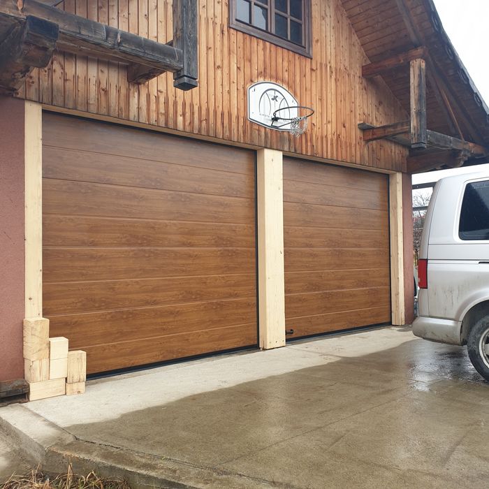 Usa de garaj Falticeni