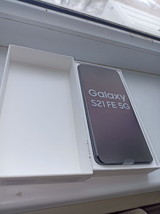 Samsung S21 FE  Новый