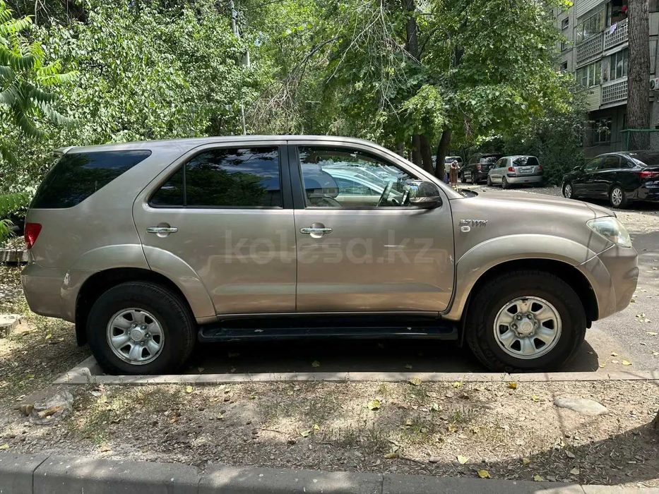 Продам Toyota Fortuner 2007 г.